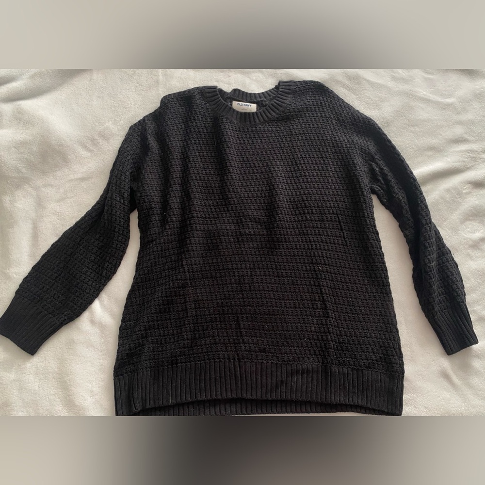 Old navy women’s tunic sweater. Size L. color black